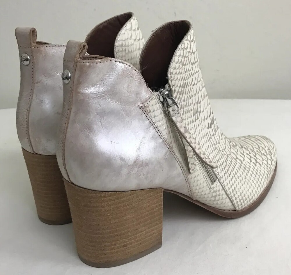 Donald J. Pliner Edyn Cream Metallic Reptile Print Ankle Boots Size 10 M